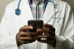 concierge doctor manages benzodiazepine taper at home for high-functioning executive during private in-home consultation